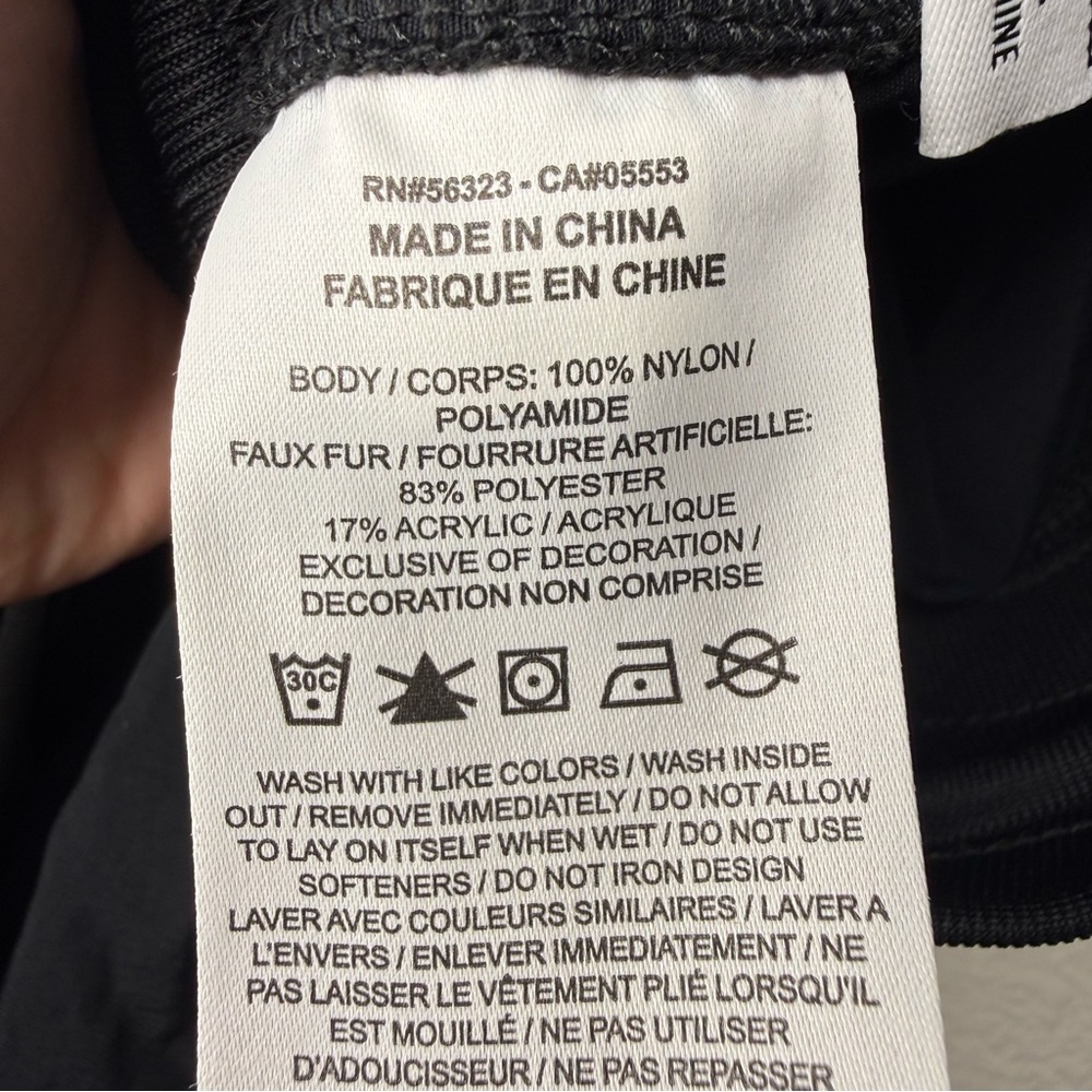 Nike Sportswear Essential Woven High Waisted Pants - Picture 8 of 8